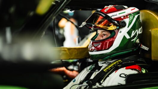 Daniil Kvyat debutta nel Super GT giapponese con JLOC