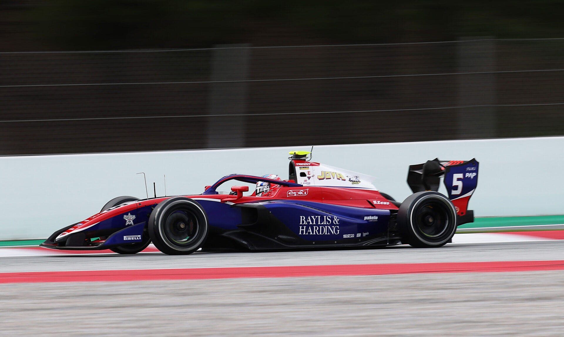 Slater più veloce nel primo giorno di test a Barcellona