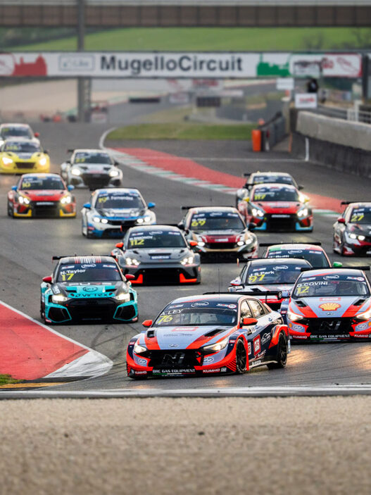 Alex Ley e Nicolas Taylor aprono la stagione del TCR Europe al Mugello