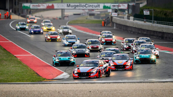 Alex Ley e Nicolas Taylor aprono la stagione del TCR Europe al Mugello