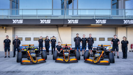 Van Amersfoort Racing con Gowda, Dupe e Macedo