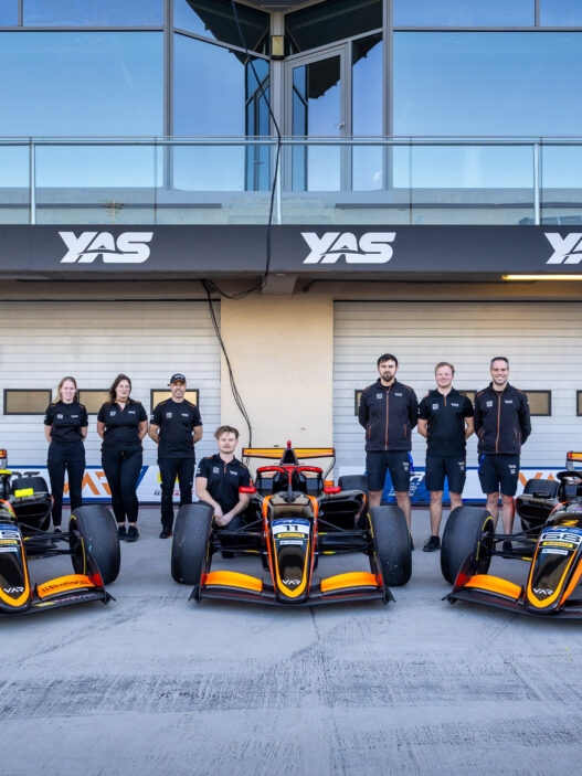 Van Amersfoort Racing con Gowda, Dupe e Macedo